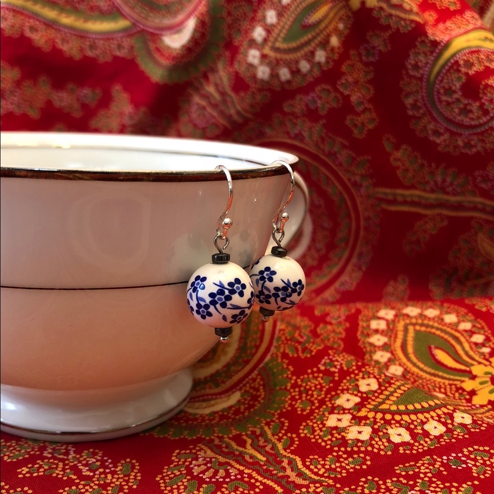 Blue and White bead earrings, with silver accent